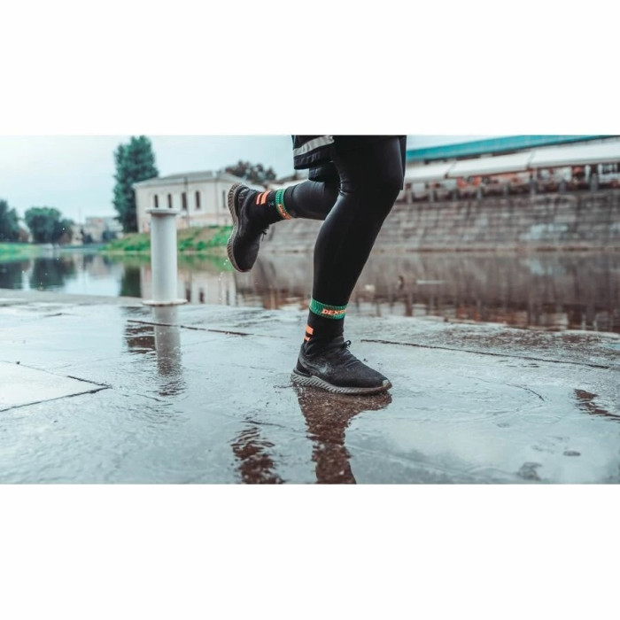 Носки водонепроницаемые DexShell Running, с оранжевыми полосами (DS645BOR)