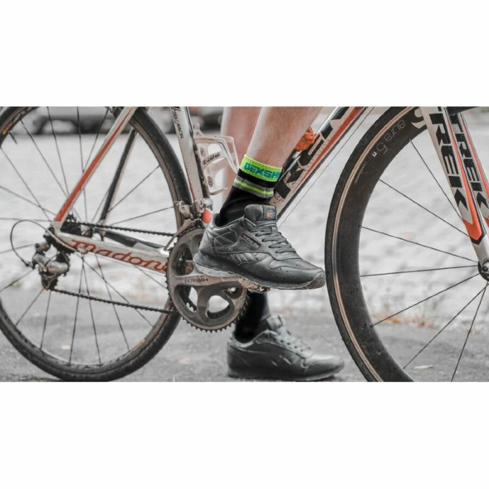 Носки водонепроницаемые DexShell Pro visibility Cycling, с зеленой полосой (DS648HVY)