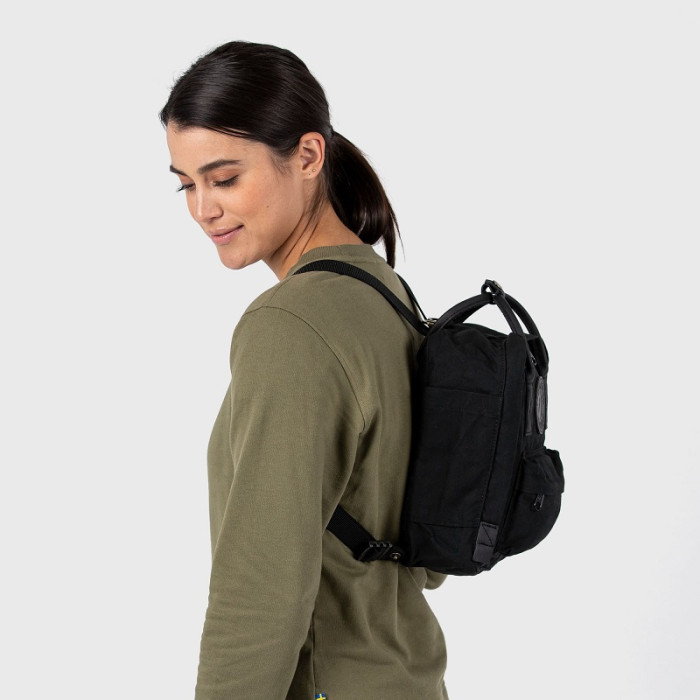 Рюкзак Fjallraven Kanken No.2 Mini Black Black (24261.550)