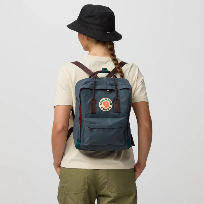 Рюкзак Fjallraven Kanken Koncept, Graphite/Blackberry (23200334.031-424)