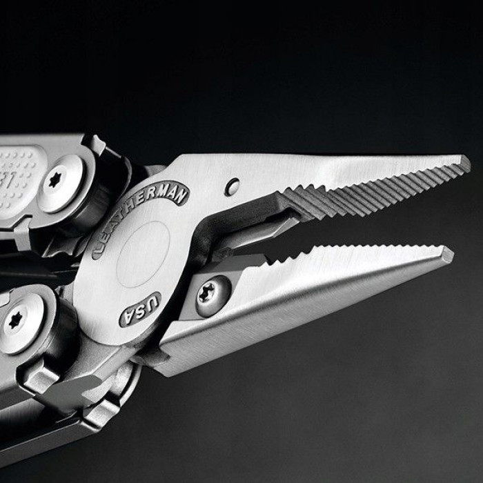Мультитул Leatherman Free P4 (832642)