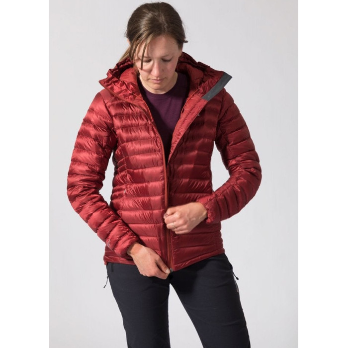 Куртка жіноча Montane Female Featherlite Down Jacket Black (FFDJABLA)