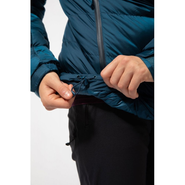Куртка жіноча Montane Female Resolute Down Jacket Narwhal Blue (FREDJNAR)