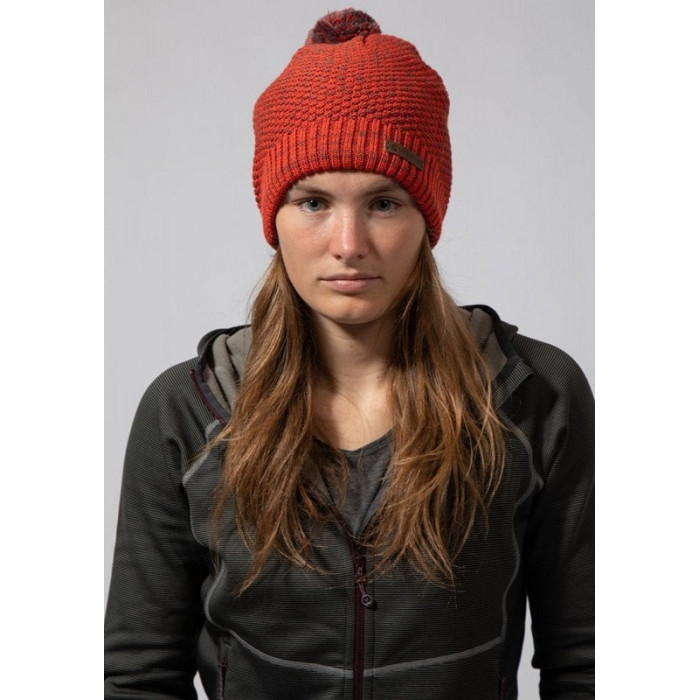 Шапка Montane Beta Bobble Beanie Saskatoon Berry (HBEBBSASO08)