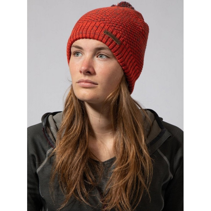 Шапка Montane Beta Bobble Beanie Saskatoon Berry (HBEBBSASO08)