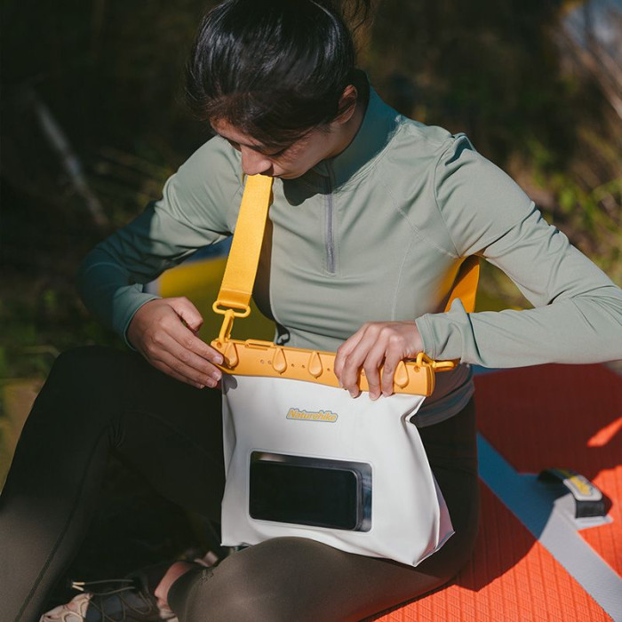 Сумка водонепроникна Naturehike CNK2300BS016, 5.6L, Yellow (6976023924934)