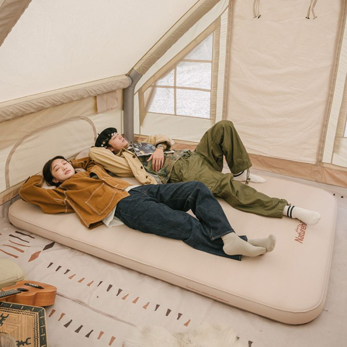 Матрац cамонадувний подвійний з помпою Naturehike NH20FCD08, 10 cm, Beige (6976023925115)