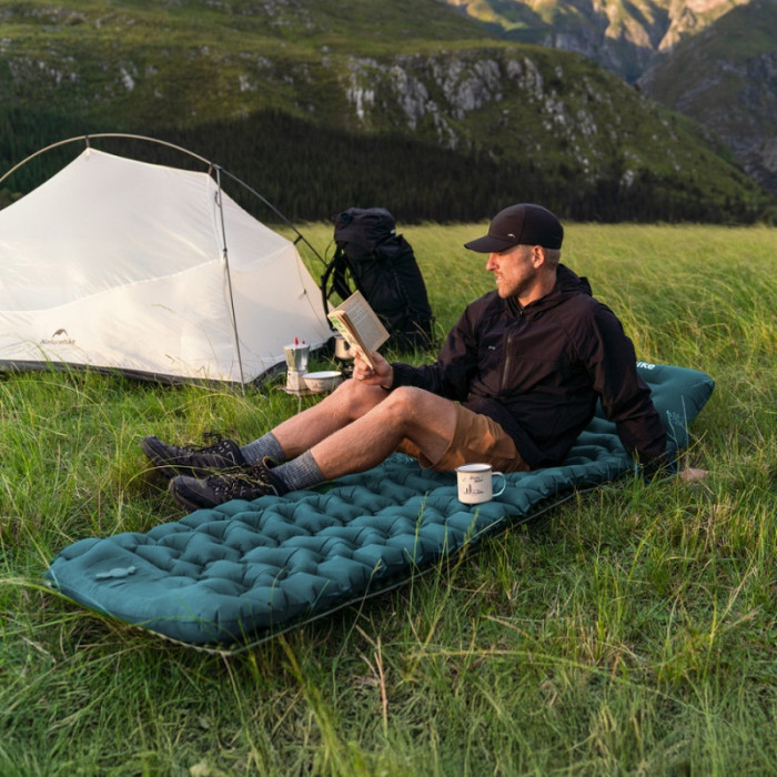 Матрац надувний одинарний із вбудованою помпою Naturehike CNK2550WS019, 65 mm, Blue (6977465869661)