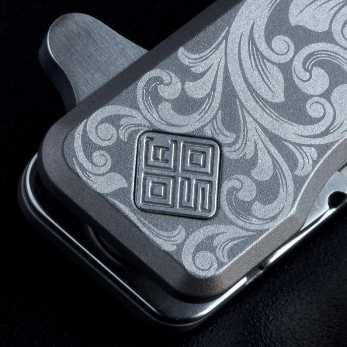 Ніж складаний Ocaso Engraved Titanium Solstice, Scroll + Satin Blade (10ESS)