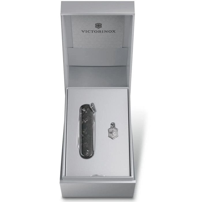 Нож швейцарский Victorinox Classic SD Brilliant Carbon (0.6221.90)